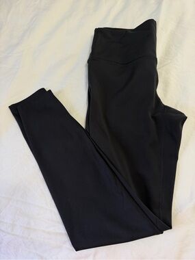 All in Motion High Rise Black Leggings M Athleisure Workout basic minimalist